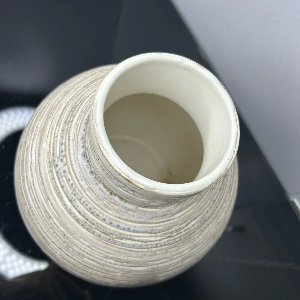 Cove Short Circular Vase